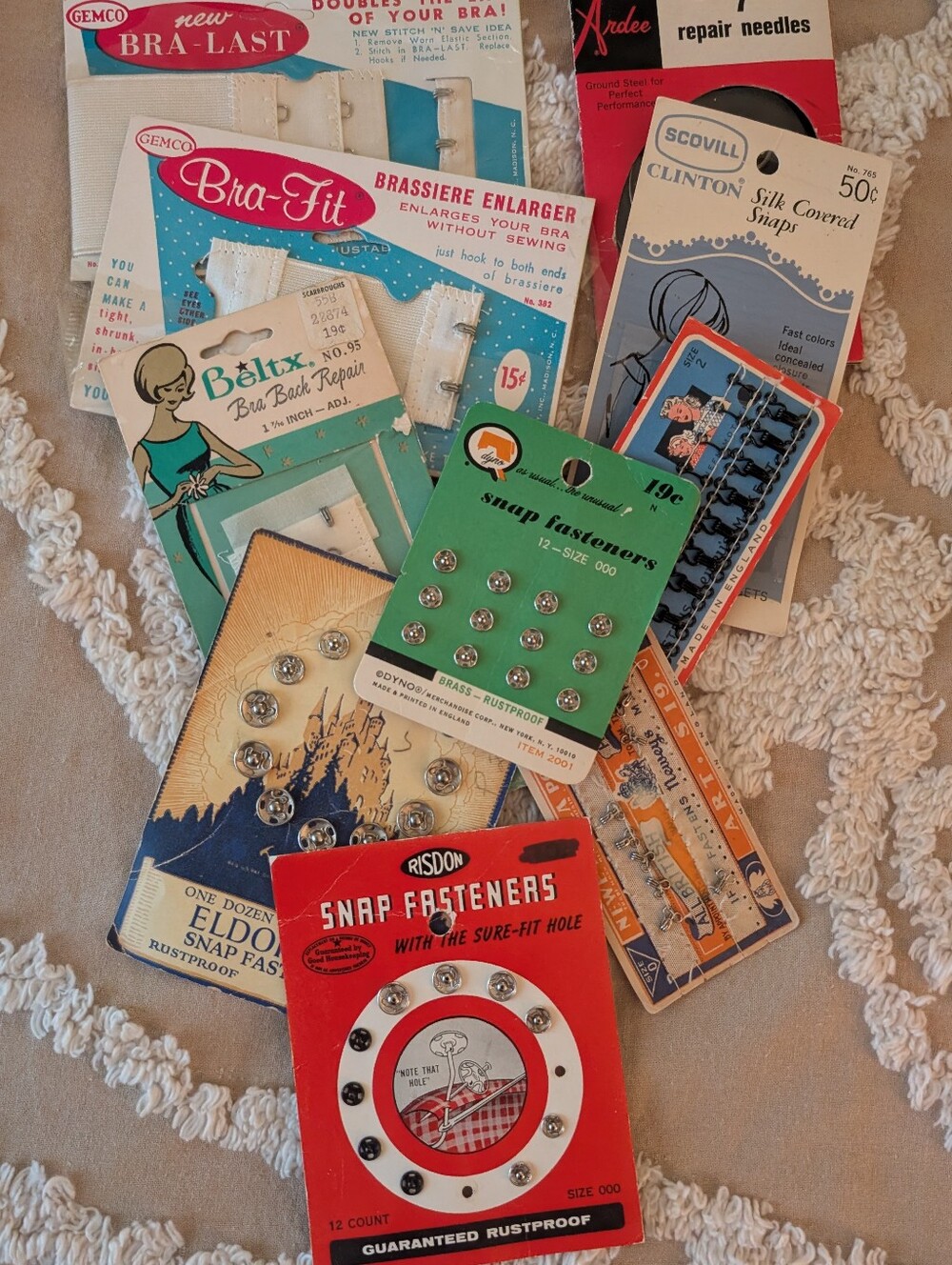 Vintage notions sewing lot, snaps, hooks on cards & more!!